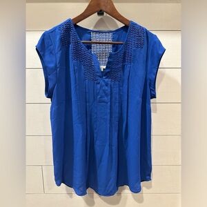 Daniel Rainn Women’s Blue Crochet Blouse- size Medium